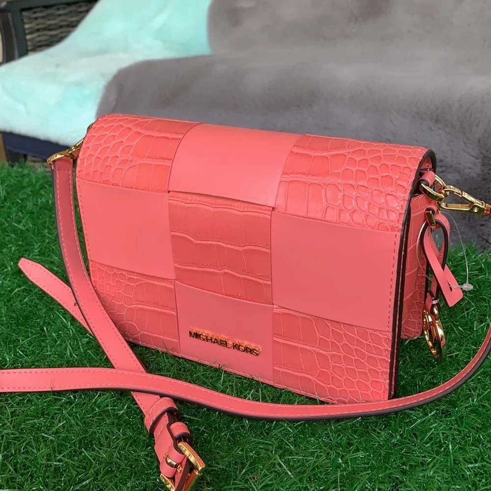 MICHAEL KORS MERCER SM CLUTCH XBODY GRAPEFRUIT